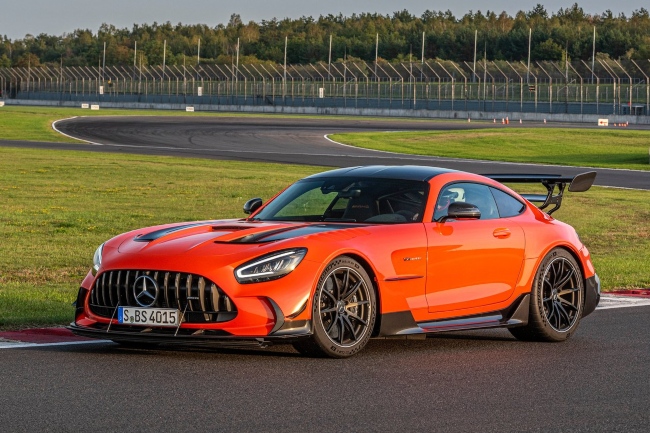 mercedes-benz-amg-gt-black-series-2021.jpg