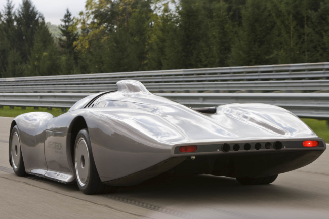 oldsmobile-aerotech-aurora-back.jpg