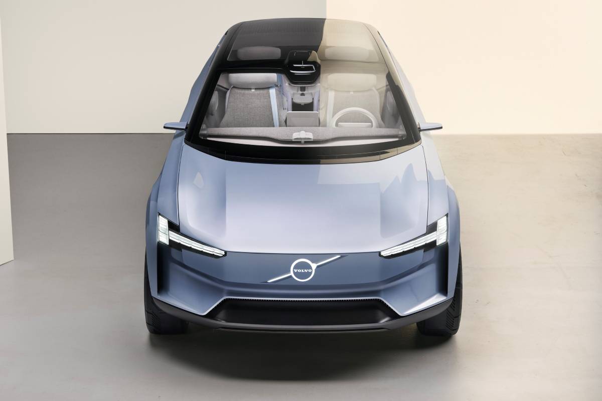 289677_volvo_concept_recharge_exterior_front_view_1.jpg