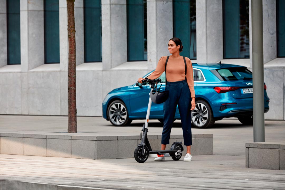 audi-electric-kick-scooter-powered-by-se
