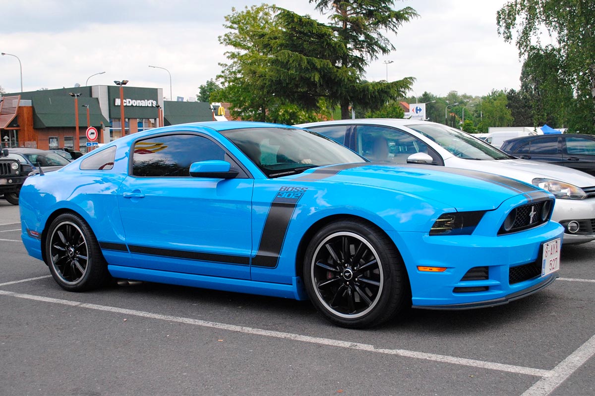 Ford Mustang Boss 302 2013 Black Red