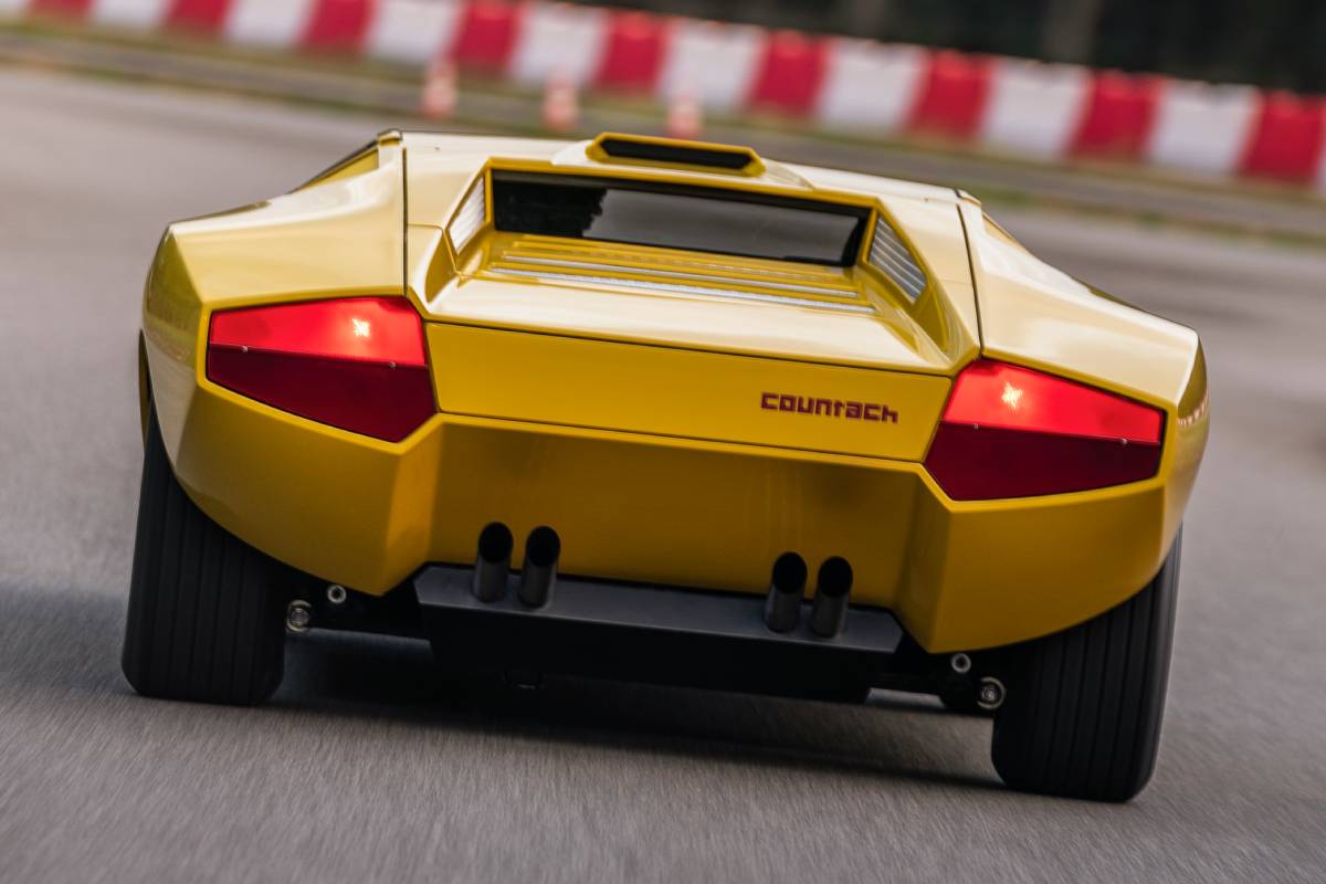 lamborghini-countach-lp-500-2021-zaga-2-soymotor.jpg